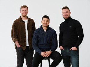 Philipp Steinrötter (Co Founder & CTO) Christian Strauch (Co Founder & CEO) Domenik Fox (Co Founder & CEO) 